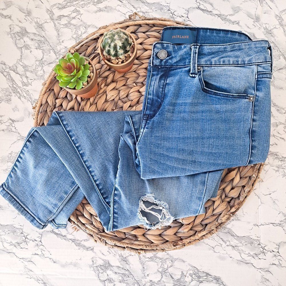 Fairlane Distressed Skinny Jean 29 Women's‎